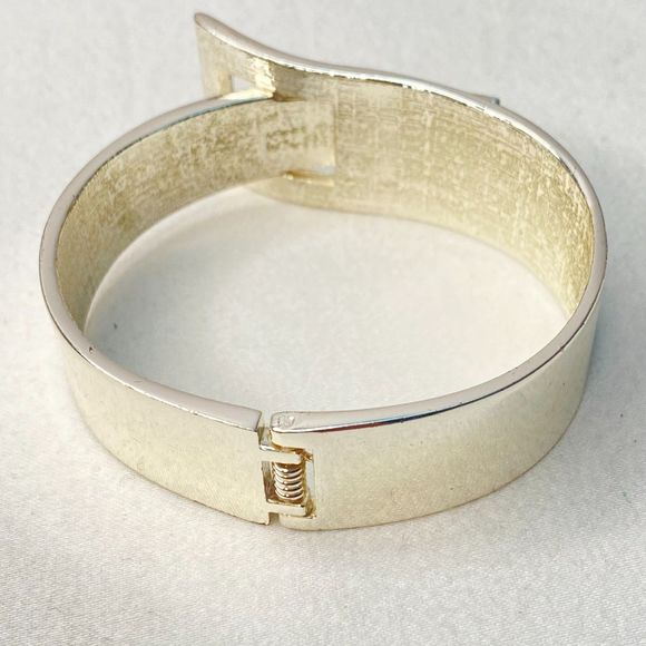 Silver Tone Bracelet Buckle Hinge Sleek Design - Picture 7 of 9